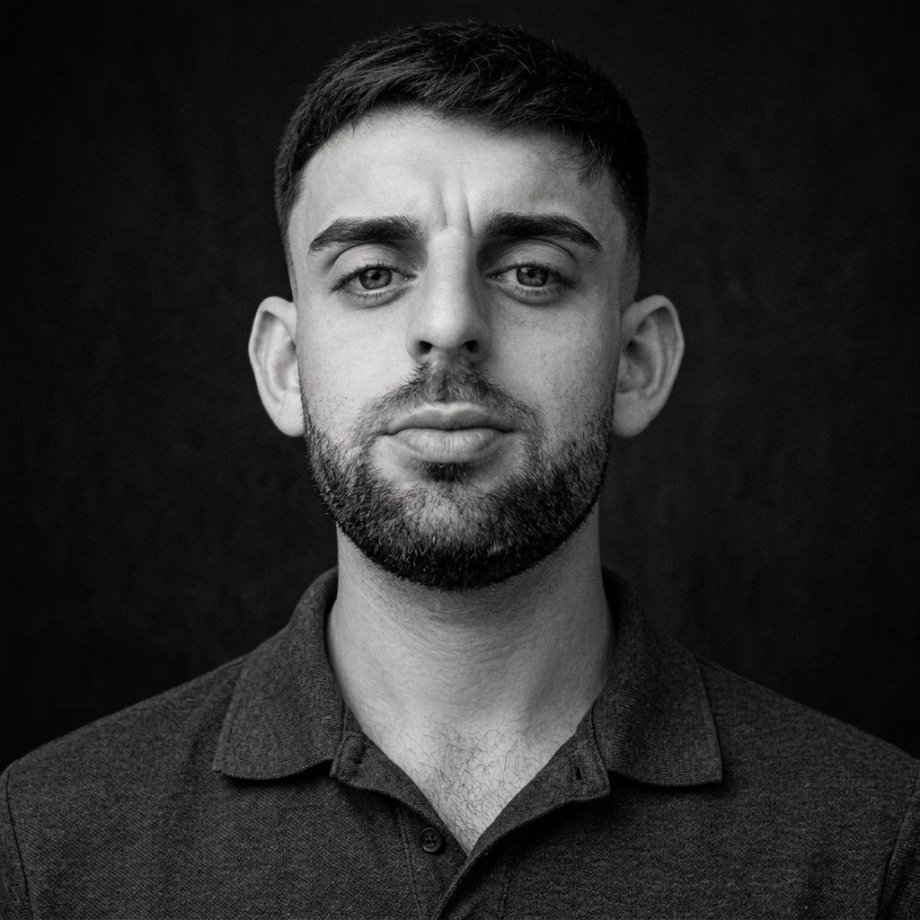 Denis Coy, retrato en blanco y negro